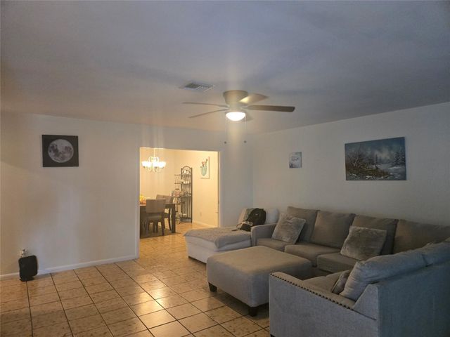 296 Alemeda Drive, Palm Springs, FL 33461