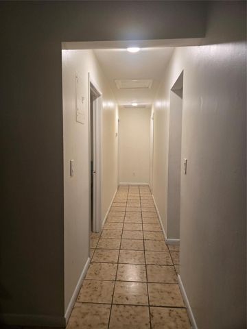 296 Alemeda Drive, Palm Springs, FL 33461