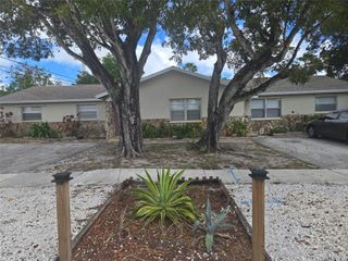 296 Alemeda Drive, Palm Springs, FL 33461