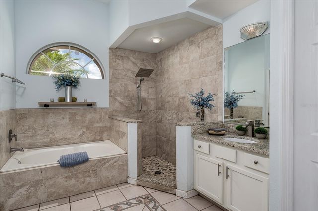 4513 PERIDIA BOULEVARD E, Bradenton, FL 34203