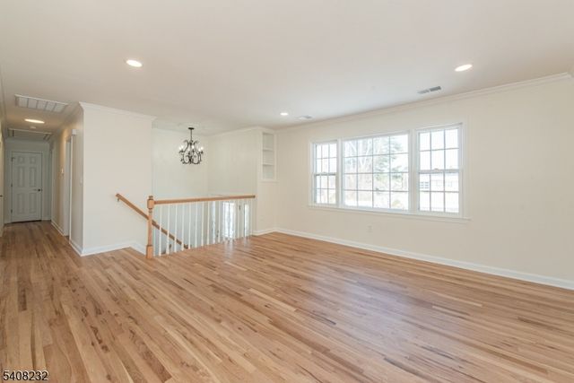 9 Dixon Pl, East Hanover Twp., NJ 07936