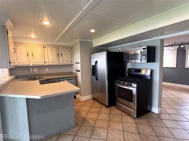 1508 LAKEVIEW Drive, Wolverine Lake Village, MI 48390