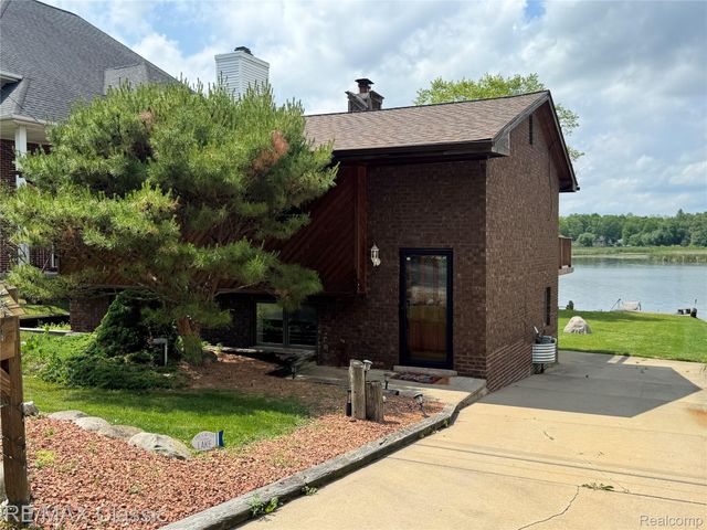 1508 LAKEVIEW Drive, Wolverine Lake Village, MI 48390