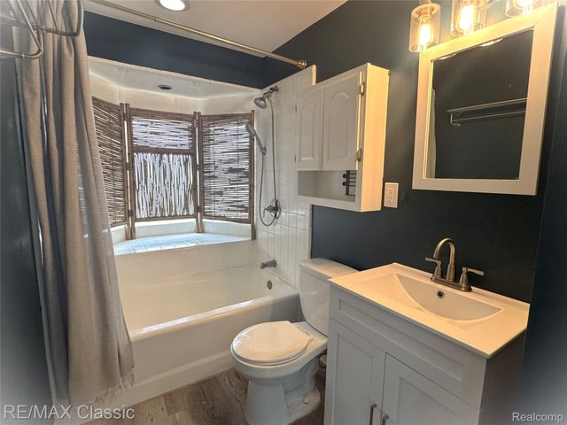 1508 LAKEVIEW Drive, Wolverine Lake Village, MI 48390