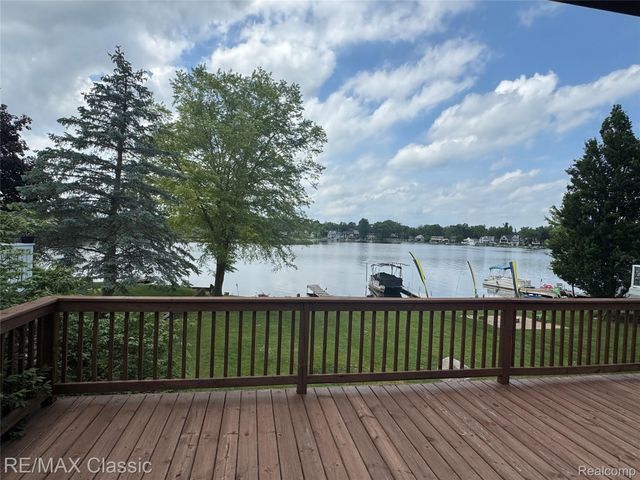1508 LAKEVIEW Drive, Wolverine Lake Village, MI 48390