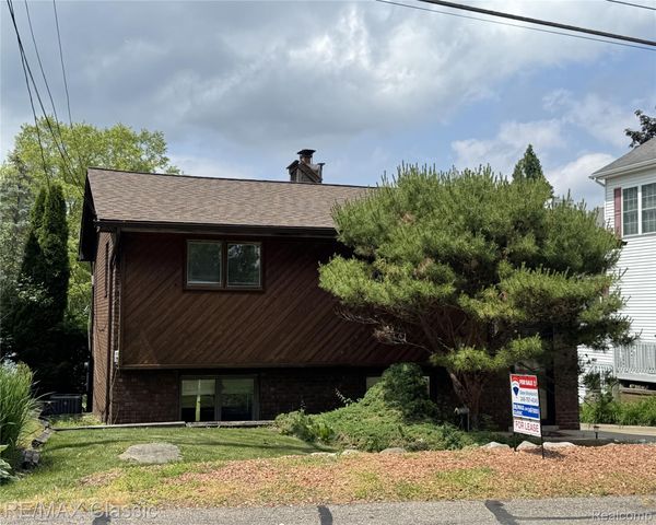 1508 LAKEVIEW Drive, Wolverine Lake Village, MI 48390
