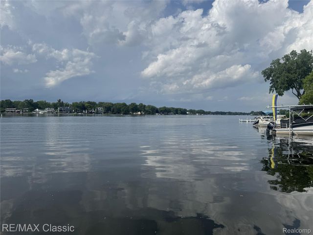 1508 LAKEVIEW Drive, Wolverine Lake Village, MI 48390