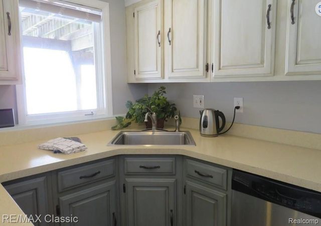 1508 LAKEVIEW Drive, Wolverine Lake Village, MI 48390