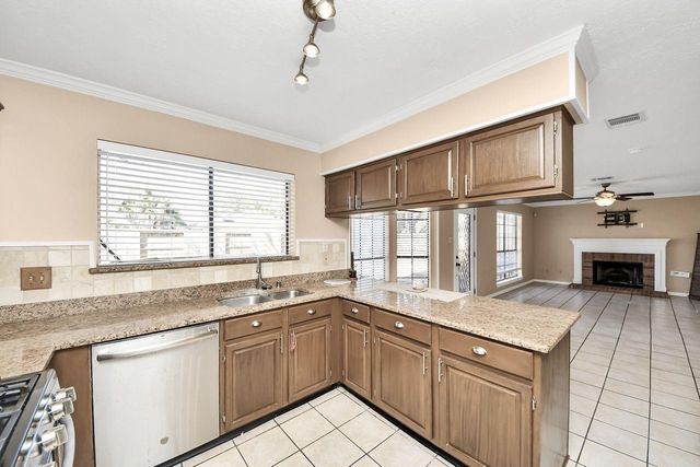 7607 Plumtree Forest Circle, Houston, TX 77095