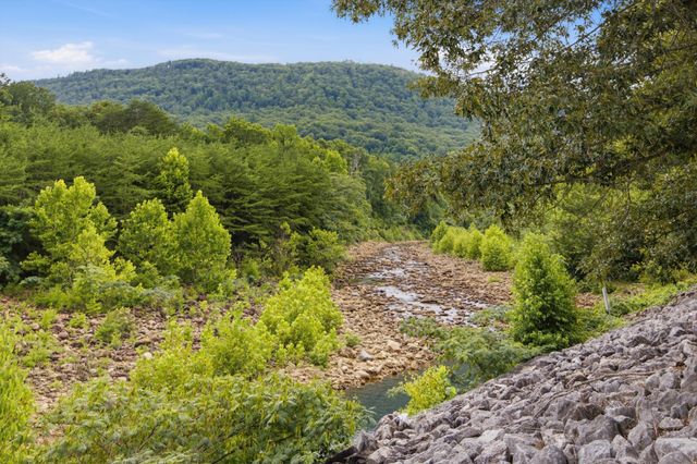 157 Willow Creek Drive, Soddy Daisy, TN 37379