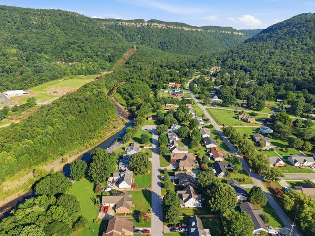 157 Willow Creek Drive, Soddy Daisy, TN 37379