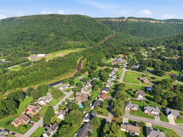 157 Willow Creek Drive, Soddy Daisy, TN 37379