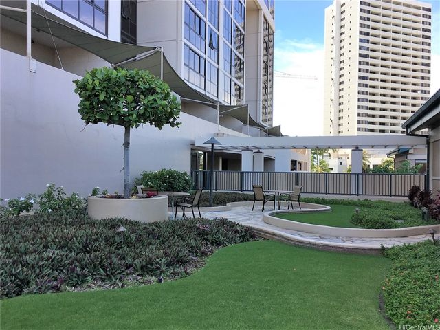 600 Queen Street 711, Honolulu, HI 96813