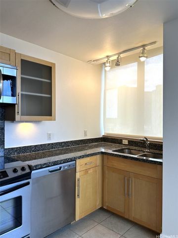 600 Queen Street 711, Honolulu, HI 96813