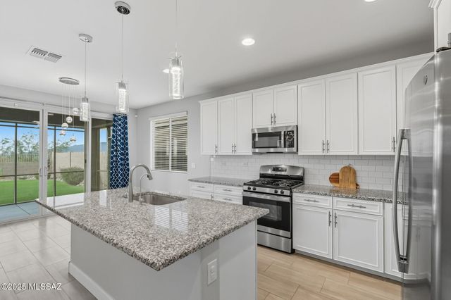 12100 E Ryscott Circle, Vail, AZ 85641