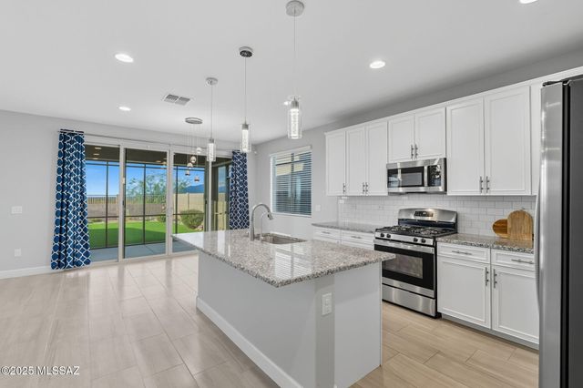 12100 E Ryscott Circle, Vail, AZ 85641