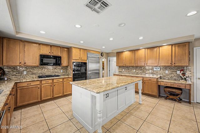 3907 E INDIGO BAY Drive, Gilbert, AZ 85234