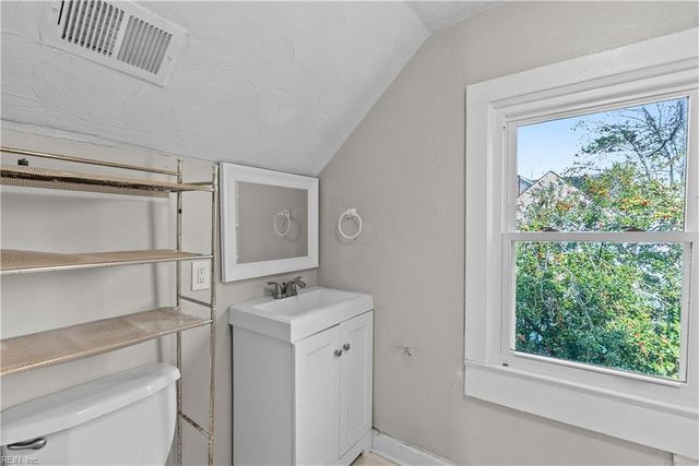 9607 Sherwood PL, Norfolk, VA 23503