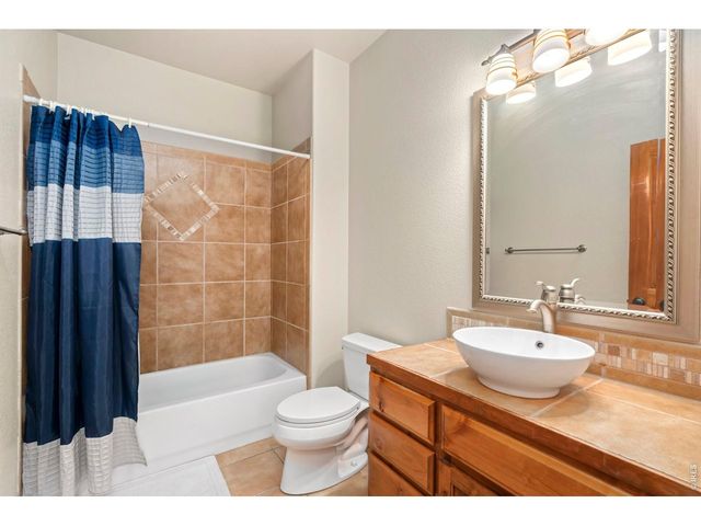 5219 Kanawha Ln, Evans, CO 80634