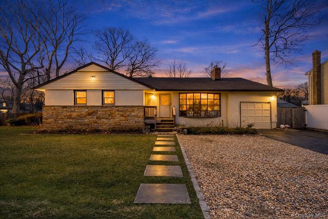 36 Maple Lane, Shirley, NY 11967