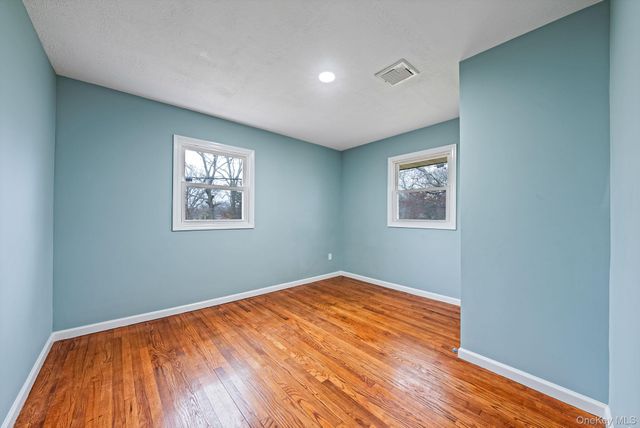 36 Maple Lane, Shirley, NY 11967