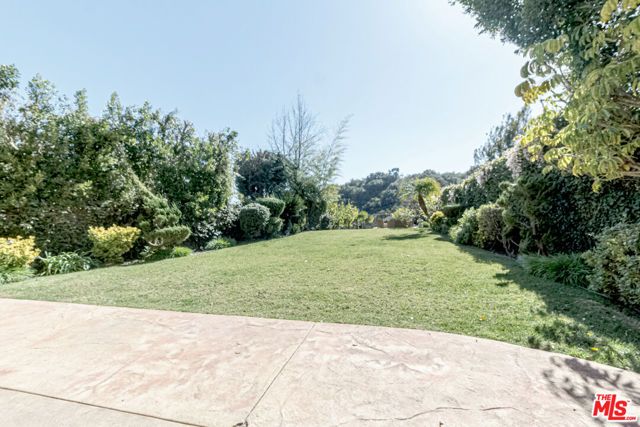12626 Promontory Road, Los Angeles, CA 90049