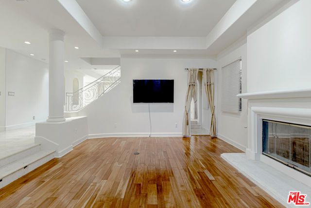 12626 Promontory Road, Los Angeles, CA 90049