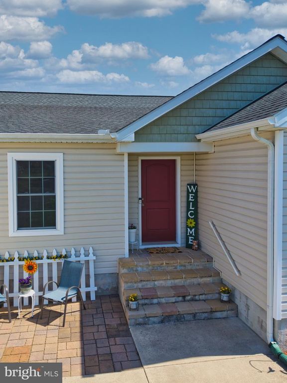 Image 2 of property listing at 23283 MAGNOLIA HILLS RD, Denton, MD 21629
