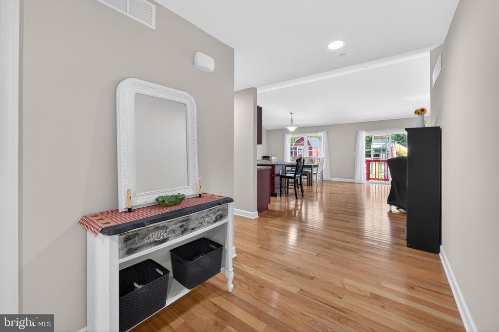 Image 7 of property listing at 23283 MAGNOLIA HILLS RD, Denton, MD 21629