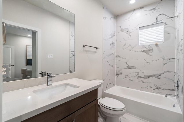 3923 Willowbend Point Drive, Houston, TX 77025