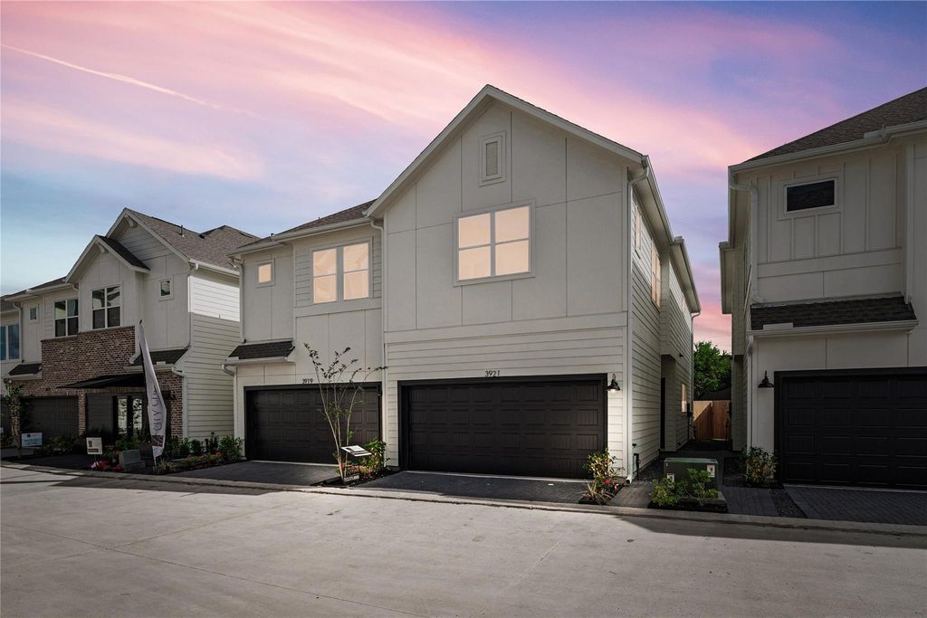 3923 Willowbend Point Drive, Houston, TX 77025