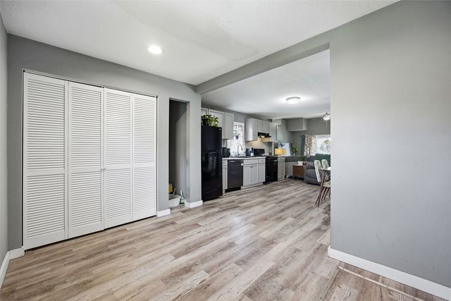 826 10th St SW, Cedar Rapids, IA 52404