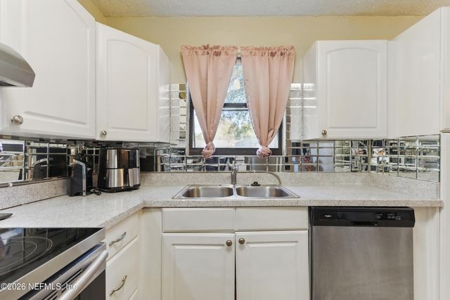 4842 DONCASTER Avenue, Jacksonville, FL 32208