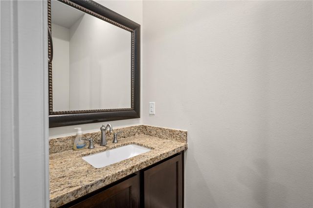 818 Olive Street B, Houston, TX 77007