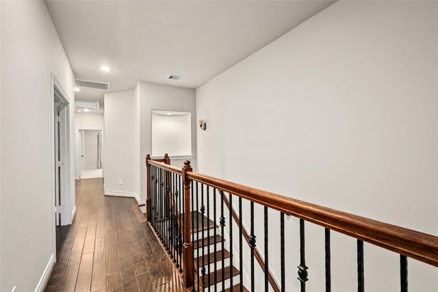 818 Olive Street B, Houston, TX 77007