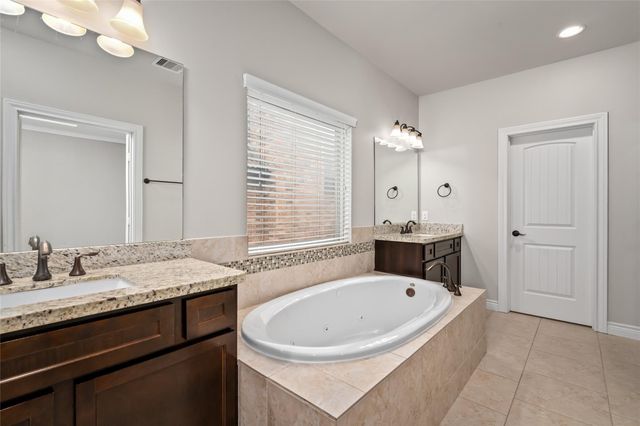 818 Olive Street B, Houston, TX 77007