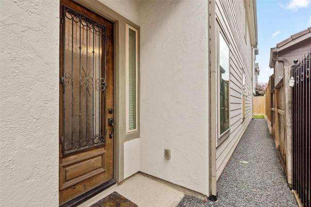 818 Olive Street B, Houston, TX 77007