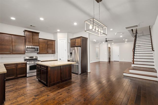 818 Olive Street B, Houston, TX 77007