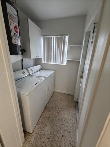 250 NE 41st St 250, Oakland Park, FL 33334