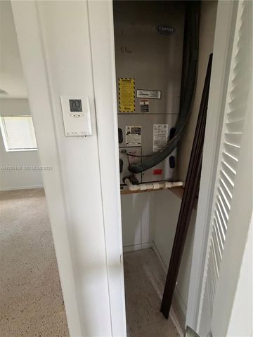 250 NE 41st St 250, Oakland Park, FL 33334