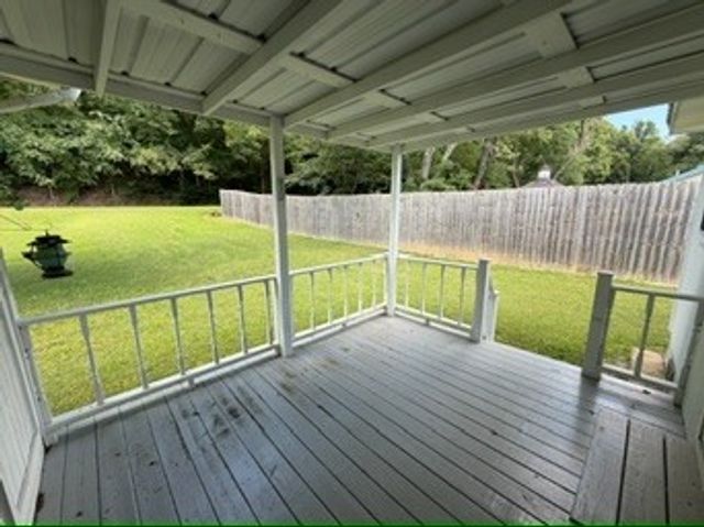 189 Leatherwood Lake Rd, Stewart, TN 37175