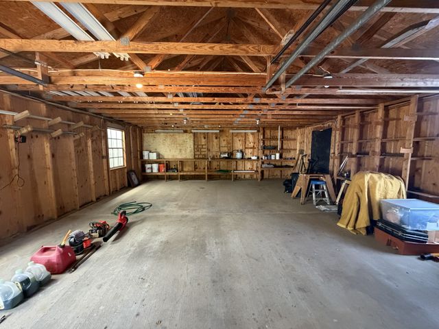 189 Leatherwood Lake Rd, Stewart, TN 37175