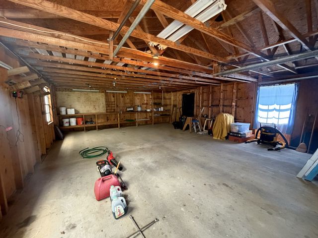 189 Leatherwood Lake Rd, Stewart, TN 37175