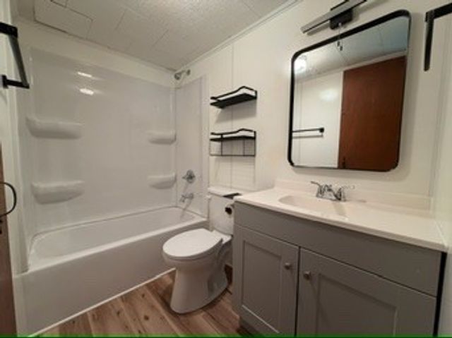 189 Leatherwood Lake Rd, Stewart, TN 37175