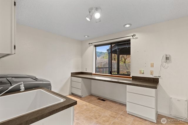 1547 Alpensee Strasse, Leavenworth, WA 98826