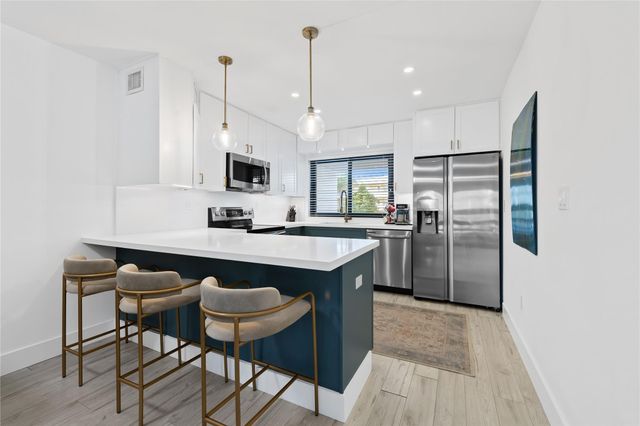 3016 NE 49th Street, Fort Lauderdale, FL 33308