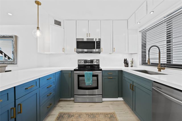 3016 NE 49th Street, Fort Lauderdale, FL 33308