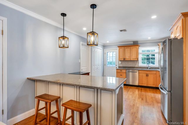 9 Wiggins Street, Ronkonkoma, NY 11779