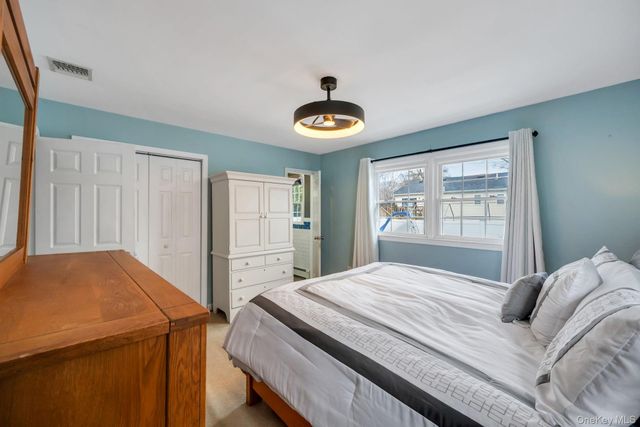 9 Wiggins Street, Ronkonkoma, NY 11779