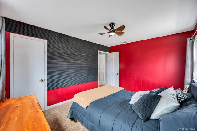 9 Wiggins Street, Ronkonkoma, NY 11779